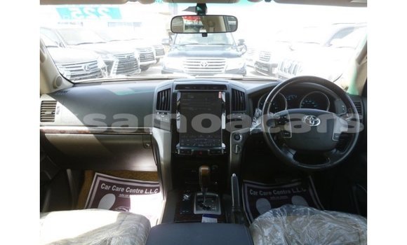 Buy Import Toyota Land Cruiser White Car in Import - Dubai in A'ana Buy Import Toyota Land Cruiser White Car in Import - Dubai in A'ana