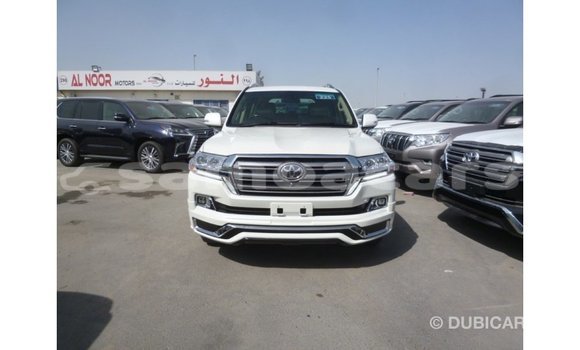 Buy Import Toyota Land Cruiser White Car in Import - Dubai in A'ana Buy Import Toyota Land Cruiser White Car in Import - Dubai in A'ana