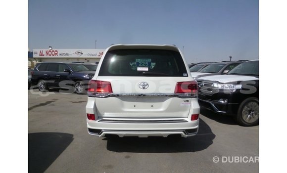 Buy Import Toyota Land Cruiser White Car in Import - Dubai in A'ana Buy Import Toyota Land Cruiser White Car in Import - Dubai in A'ana