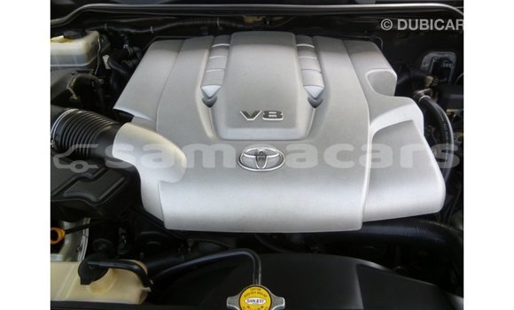 Buy Import Toyota Land Cruiser White Car in Import - Dubai in A'ana Buy Import Toyota Land Cruiser White Car in Import - Dubai in A'ana