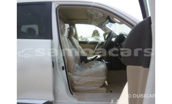 Buy Import Toyota Prado White Car in Import - Dubai in A'ana Buy Import Toyota Prado White Car in Import - Dubai in A'ana