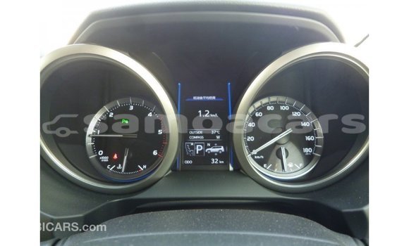 Buy Import Toyota Prado White Car in Import - Dubai in A'ana Buy Import Toyota Prado White Car in Import - Dubai in A'ana