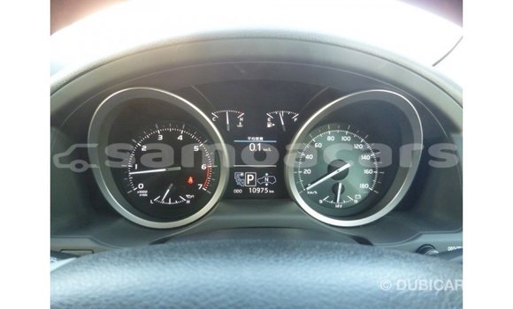 Acheter Import Voiture Toyota Land Cruiser Blanc à Import - Dubai, A'ana Acheter Import Voiture Toyota Land Cruiser Blanc à Import - Dubai, A'ana