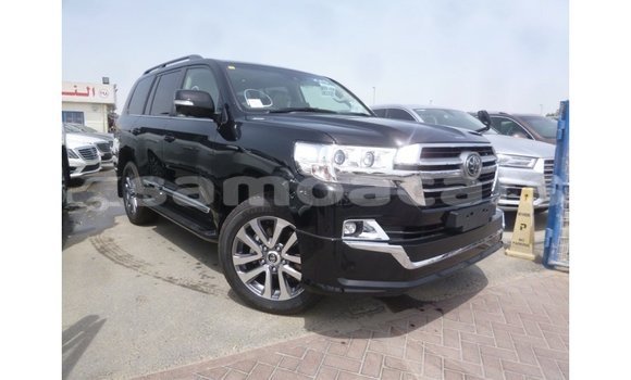 Acheter Import Voiture Toyota Land Cruiser Noir à Import - Dubai, A'ana Acheter Import Voiture Toyota Land Cruiser Noir à Import - Dubai, A'ana