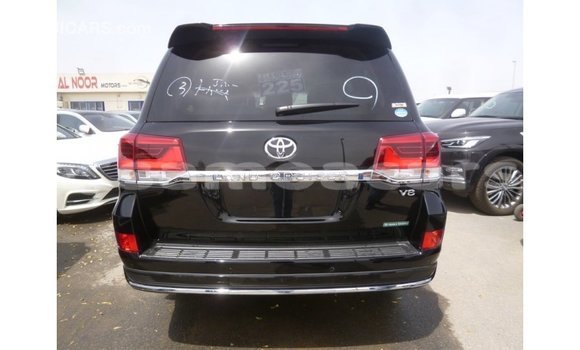 Acheter Import Voiture Toyota Land Cruiser Noir à Import - Dubai, A'ana Acheter Import Voiture Toyota Land Cruiser Noir à Import - Dubai, A'ana
