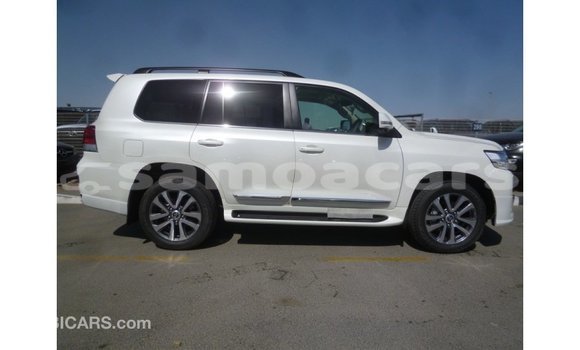 Buy Import Toyota Land Cruiser White Car in Import - Dubai in A'ana Buy Import Toyota Land Cruiser White Car in Import - Dubai in A'ana