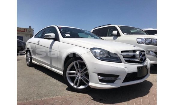 Buy Import Mercedes-Benz 190 White Car in Import - Dubai in A'ana