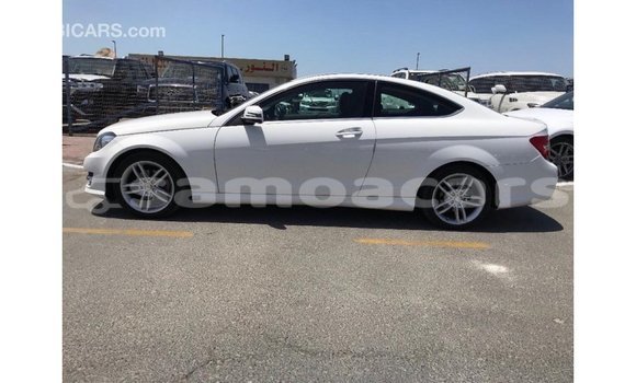 Buy Import Mercedes-Benz 190 White Car in Import - Dubai in A'ana Buy Import Mercedes-Benz 190 White Car in Import - Dubai in A'ana