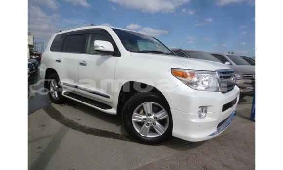 Buy Import Toyota Land Cruiser White Car in Import - Dubai in A'ana Buy Import Toyota Land Cruiser White Car in Import - Dubai in A'ana