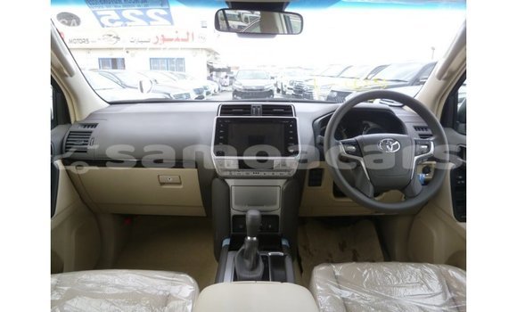Acheter Import Voiture Toyota Prado Blanc à Import - Dubai, A'ana Acheter Import Voiture Toyota Prado Blanc à Import - Dubai, A'ana