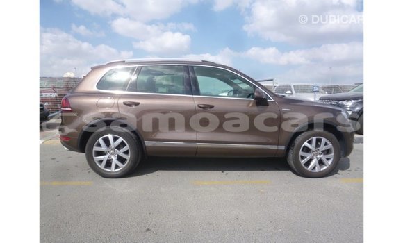 Acheter Import Voiture Volkswagen Touareg Marron à Import - Dubai, A'ana Acheter Import Voiture Volkswagen Touareg Marron à Import - Dubai, A'ana
