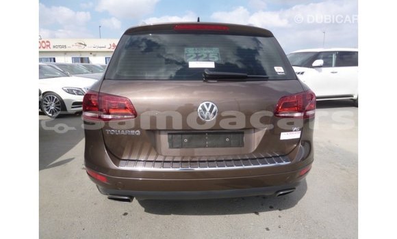 Acheter Import Voiture Volkswagen Touareg Marron à Import - Dubai, A'ana Acheter Import Voiture Volkswagen Touareg Marron à Import - Dubai, A'ana