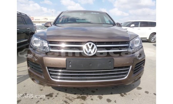 Acheter Import Voiture Volkswagen Touareg Marron à Import - Dubai, A'ana Acheter Import Voiture Volkswagen Touareg Marron à Import - Dubai, A'ana