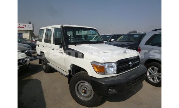 Buy Import Toyota Land Cruiser White Car in Import - Dubai in A'ana Buy Import Toyota Land Cruiser White Car in Import - Dubai in A'ana