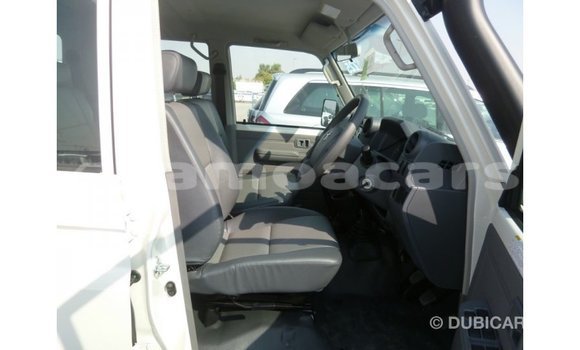 Buy Import Toyota Land Cruiser White Car in Import - Dubai in A'ana Buy Import Toyota Land Cruiser White Car in Import - Dubai in A'ana