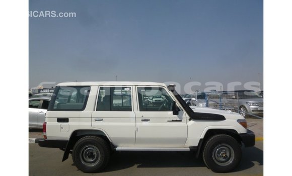 Buy Import Toyota Land Cruiser White Car in Import - Dubai in A'ana Buy Import Toyota Land Cruiser White Car in Import - Dubai in A'ana