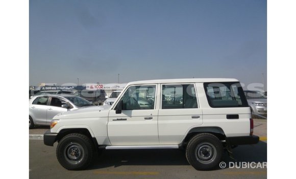 Buy Import Toyota Land Cruiser White Car in Import - Dubai in A'ana Buy Import Toyota Land Cruiser White Car in Import - Dubai in A'ana