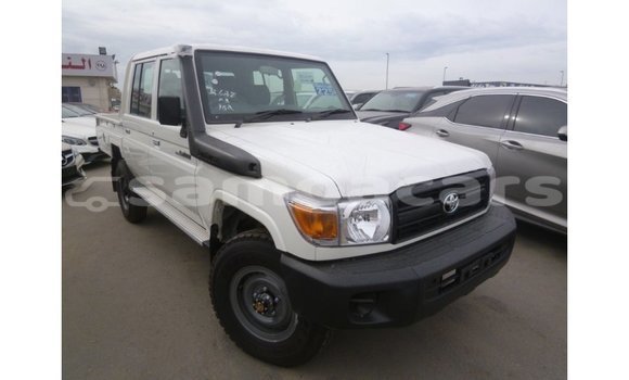 Buy Import Toyota Land Cruiser White Car in Import - Dubai in A'ana Buy Import Toyota Land Cruiser White Car in Import - Dubai in A'ana