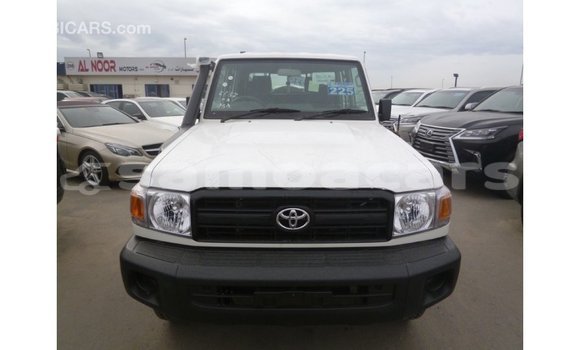 Buy Import Toyota Land Cruiser White Car in Import - Dubai in A'ana Buy Import Toyota Land Cruiser White Car in Import - Dubai in A'ana