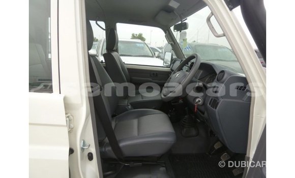 Buy Import Toyota Land Cruiser White Car in Import - Dubai in A'ana Buy Import Toyota Land Cruiser White Car in Import - Dubai in A'ana