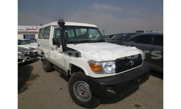 Buy Import Toyota Land Cruiser White Car in Import - Dubai in A'ana Buy Import Toyota Land Cruiser White Car in Import - Dubai in A'ana