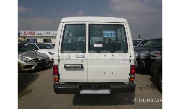 Buy Import Toyota Land Cruiser White Car in Import - Dubai in A'ana Buy Import Toyota Land Cruiser White Car in Import - Dubai in A'ana