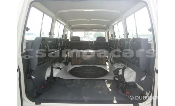 Buy Import Toyota Land Cruiser White Car in Import - Dubai in A'ana Buy Import Toyota Land Cruiser White Car in Import - Dubai in A'ana