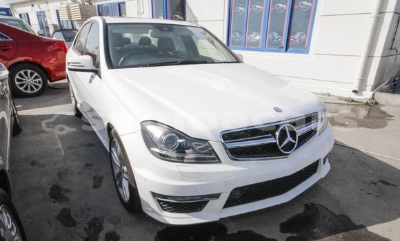 Buy Import Mercedes-Benz 200 White Car in Import - Dubai in A'ana