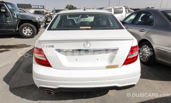 Buy Import Mercedes-Benz 200 White Car in Import - Dubai in A'ana Buy Import Mercedes-Benz 200 White Car in Import - Dubai in A'ana
