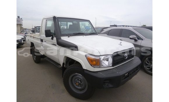 Buy Import Toyota Land Cruiser White Car in Import - Dubai in A'ana Buy Import Toyota Land Cruiser White Car in Import - Dubai in A'ana