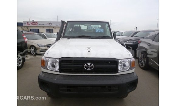 Buy Import Toyota Land Cruiser White Car in Import - Dubai in A'ana Buy Import Toyota Land Cruiser White Car in Import - Dubai in A'ana