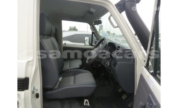Buy Import Toyota Land Cruiser White Car in Import - Dubai in A'ana Buy Import Toyota Land Cruiser White Car in Import - Dubai in A'ana