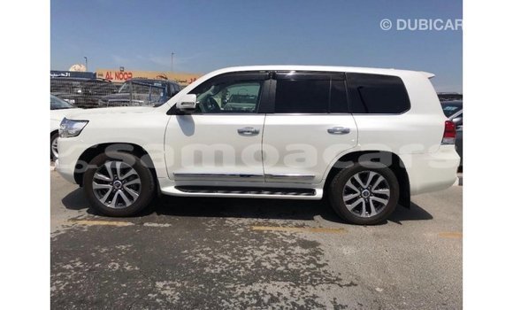 Buy Import Toyota Land Cruiser White Car in Import - Dubai in A'ana Buy Import Toyota Land Cruiser White Car in Import - Dubai in A'ana