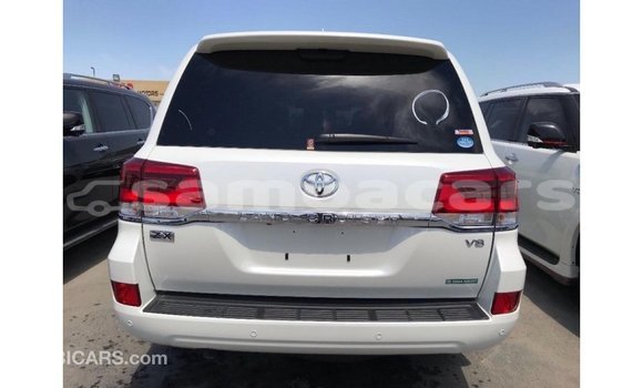 Buy Import Toyota Land Cruiser White Car in Import - Dubai in A'ana Buy Import Toyota Land Cruiser White Car in Import - Dubai in A'ana