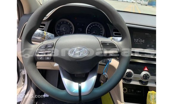 Buy Import Hyundai Elantra White Car in Import - Dubai in A'ana Buy Import Hyundai Elantra White Car in Import - Dubai in A'ana