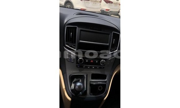 Buy Import Hyundai Accent White Car in Import - Dubai in A'ana Buy Import Hyundai Accent White Car in Import - Dubai in A'ana