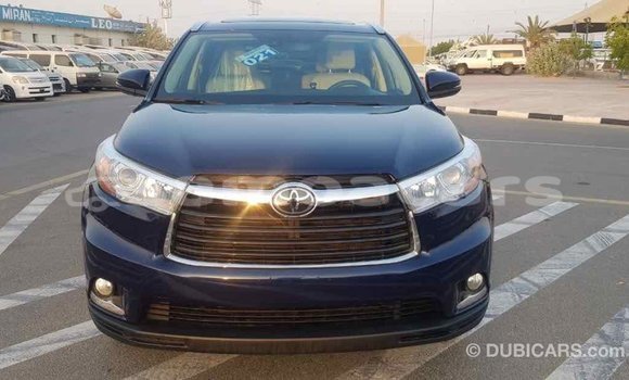 Acheter Import Voiture Toyota Highlander Bleu à Import - Dubai, A'ana Acheter Import Voiture Toyota Highlander Bleu à Import - Dubai, A'ana