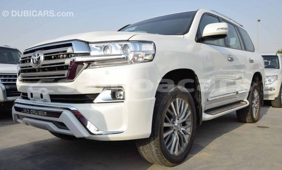Buy Import Toyota Land Cruiser White Car in Import - Dubai in A'ana Buy Import Toyota Land Cruiser White Car in Import - Dubai in A'ana