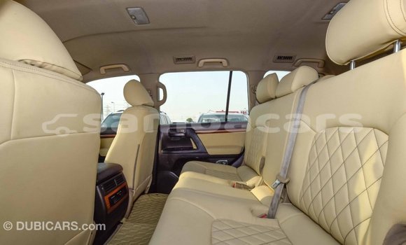Buy Import Toyota Land Cruiser White Car in Import - Dubai in A'ana Buy Import Toyota Land Cruiser White Car in Import - Dubai in A'ana