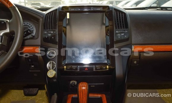 Buy Import Toyota Land Cruiser White Car in Import - Dubai in A'ana Buy Import Toyota Land Cruiser White Car in Import - Dubai in A'ana