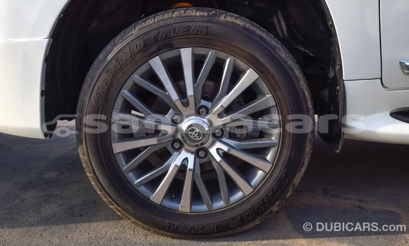 Buy Import Toyota Land Cruiser White Car in Import - Dubai in A'ana Buy Import Toyota Land Cruiser White Car in Import - Dubai in A'ana