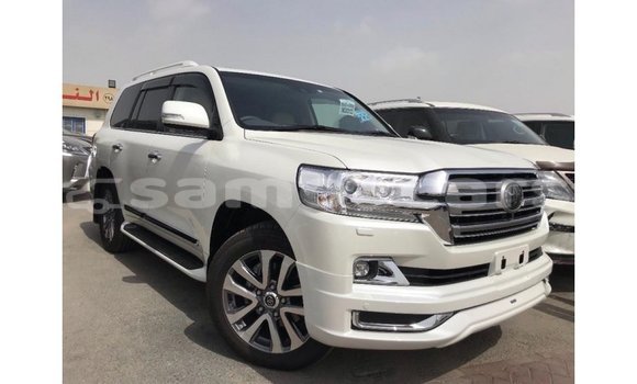 Buy Import Toyota Land Cruiser White Car in Import - Dubai in A'ana Buy Import Toyota Land Cruiser White Car in Import - Dubai in A'ana