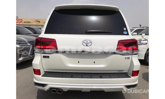 Buy Import Toyota Land Cruiser White Car in Import - Dubai in A'ana Buy Import Toyota Land Cruiser White Car in Import - Dubai in A'ana