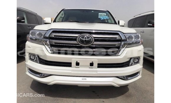 Buy Import Toyota Land Cruiser White Car in Import - Dubai in A'ana Buy Import Toyota Land Cruiser White Car in Import - Dubai in A'ana