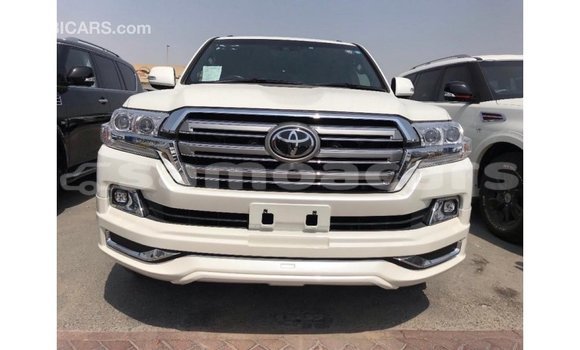 Buy Import Toyota Land Cruiser White Car in Import - Dubai in A'ana Buy Import Toyota Land Cruiser White Car in Import - Dubai in A'ana