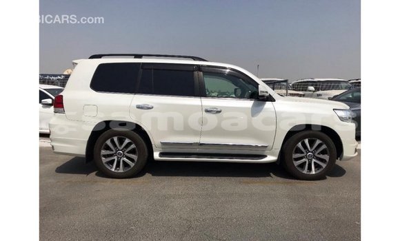 Buy Import Toyota Land Cruiser White Car in Import - Dubai in A'ana Buy Import Toyota Land Cruiser White Car in Import - Dubai in A'ana