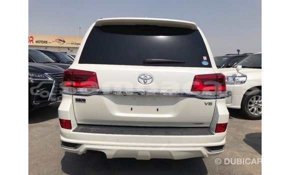 Buy Import Toyota Land Cruiser White Car in Import - Dubai in A'ana Buy Import Toyota Land Cruiser White Car in Import - Dubai in A'ana