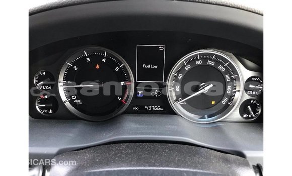 Buy Import Toyota Land Cruiser White Car in Import - Dubai in A'ana Buy Import Toyota Land Cruiser White Car in Import - Dubai in A'ana