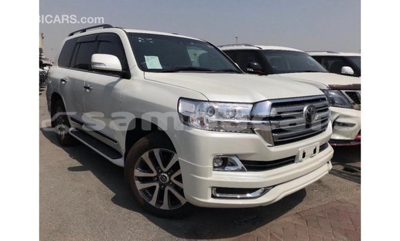Buy Import Toyota Land Cruiser White Car in Import - Dubai in A'ana Buy Import Toyota Land Cruiser White Car in Import - Dubai in A'ana