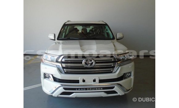 Acheter Import Voiture Toyota Land Cruiser Blanc à Import - Dubai, A'ana Acheter Import Voiture Toyota Land Cruiser Blanc à Import - Dubai, A'ana